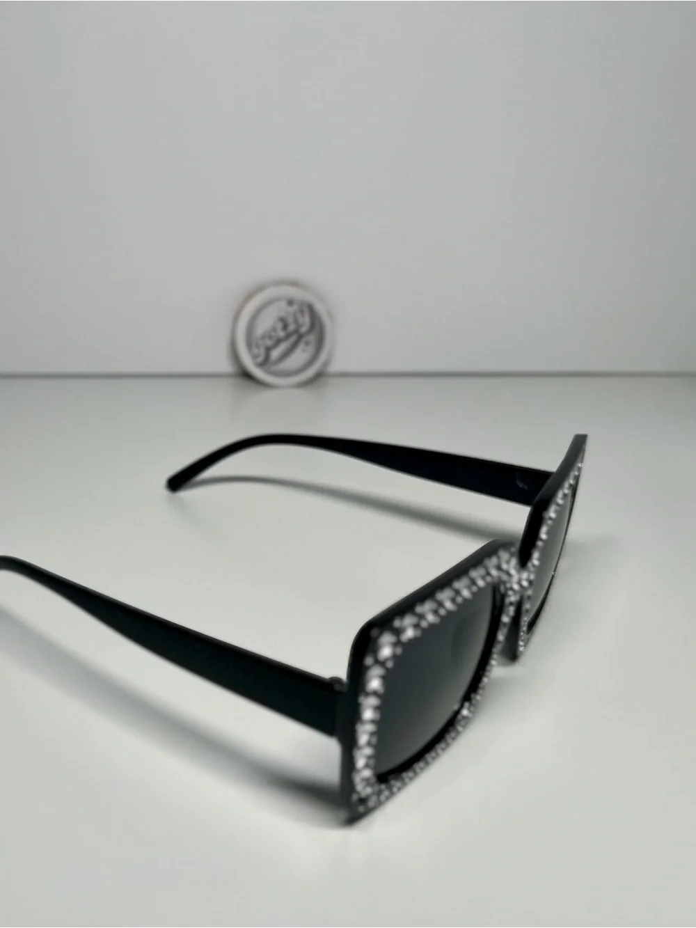 N/A stylish black